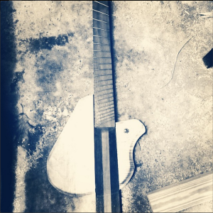 Custom-Guitar-black-white