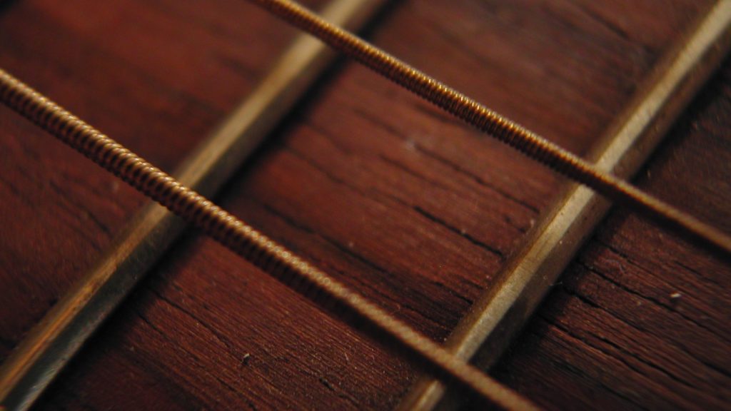 how to clean your guitar frets