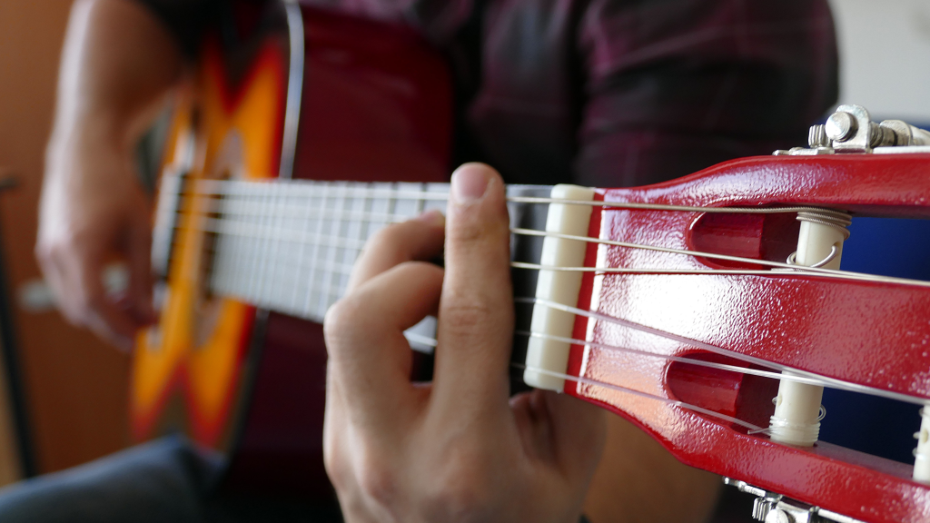 Can I learn guitar in 2 years guitar player