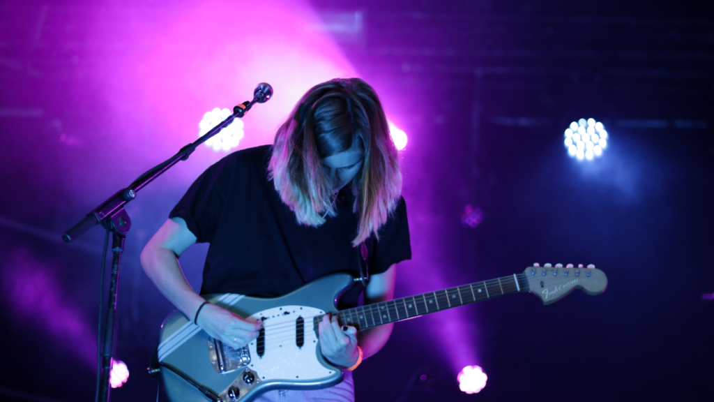 What is the Kurt Cobain chord guitar player