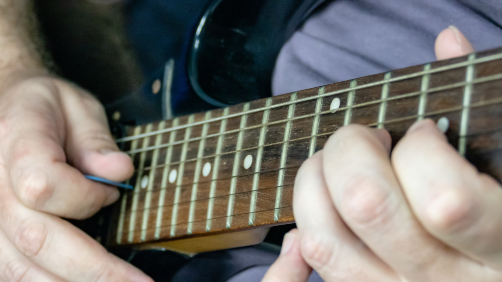 The 3 chord trick playing a chord